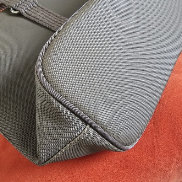 Lacoste Shoulder Bag - Picture 2 of 7